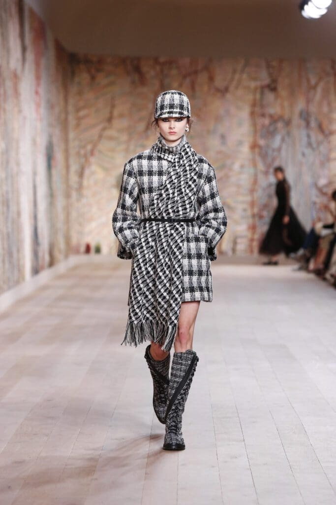 Dior Haute Couture Fall Winter 2021-2022 by RUNWAY MAGAZINE