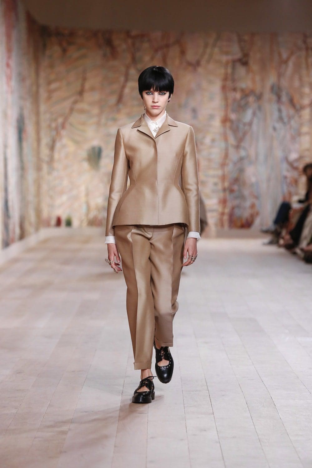 Dior Haute Couture Herbst Winter 2021-2022 von RUNWAY MAGAZIN