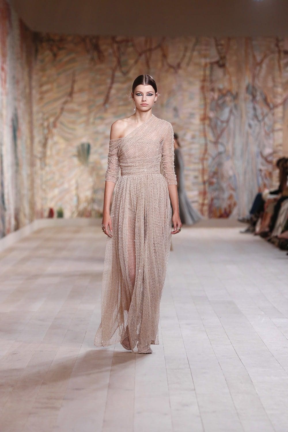 Dior Haute Couture Herbst Winter 2021-2022 von RUNWAY MAGAZIN