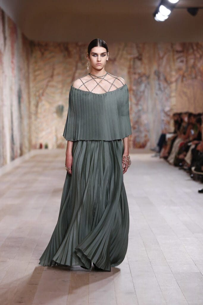 Dior Haute Couture Fall Winter 2021-2022 by RUNWAY MAGAZINE