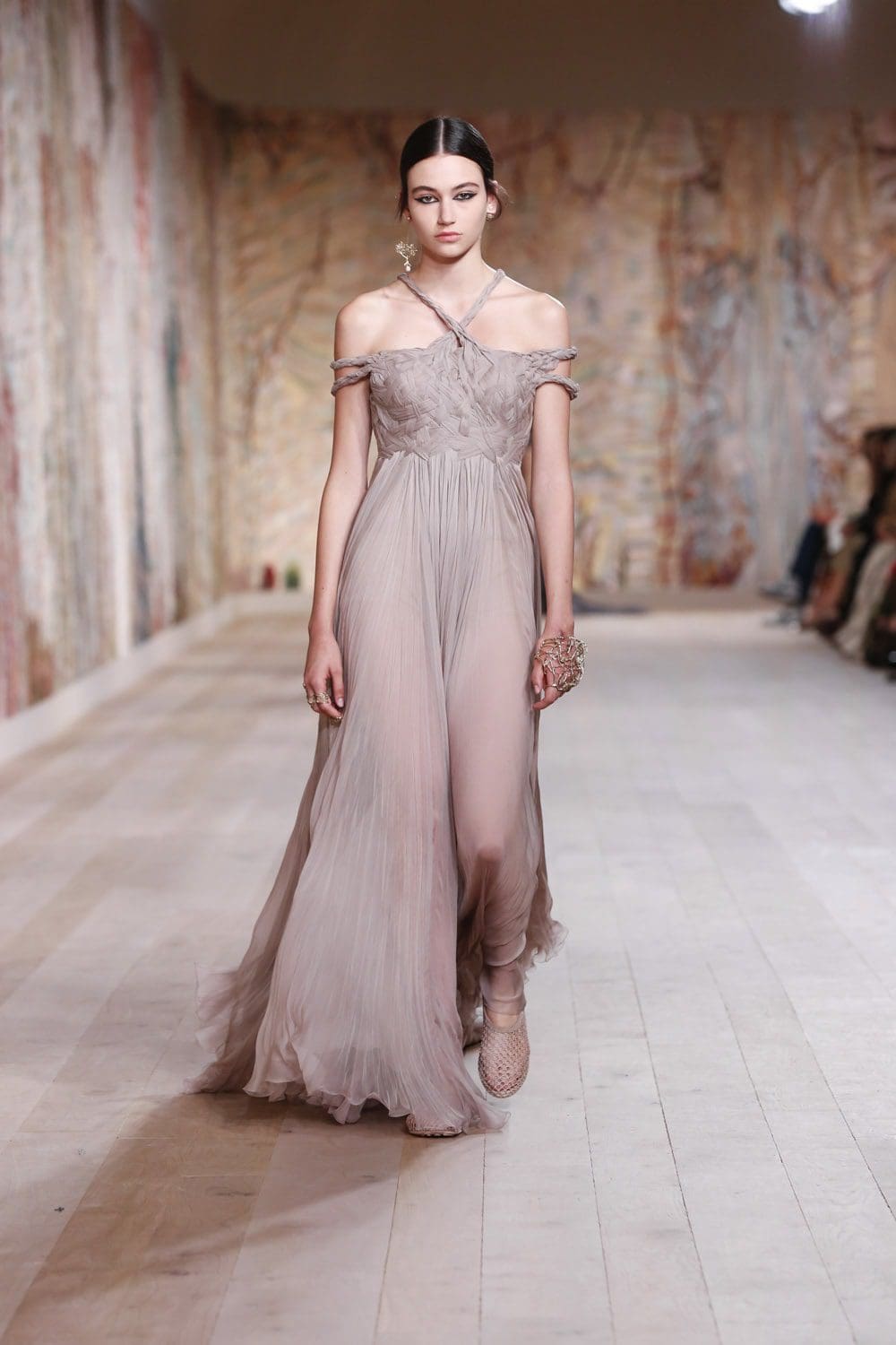 Dior Haute Couture Herbst Winter 2021-2022 von RUNWAY MAGAZIN