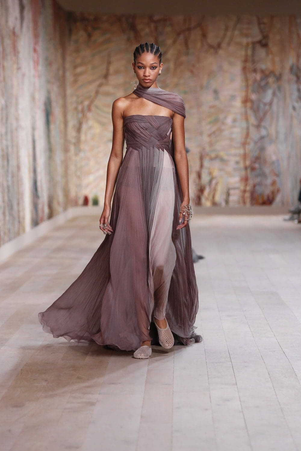 Dior Haute Couture Herbst Winter 2021-2022 von RUNWAY MAGAZIN