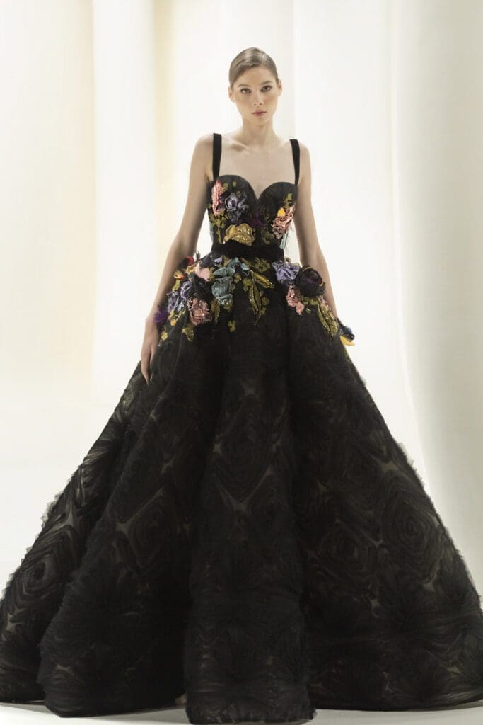 Elie Saab Haute Couture Autunno Inverno 2021-2022 di RUNWAY MAGAZINE