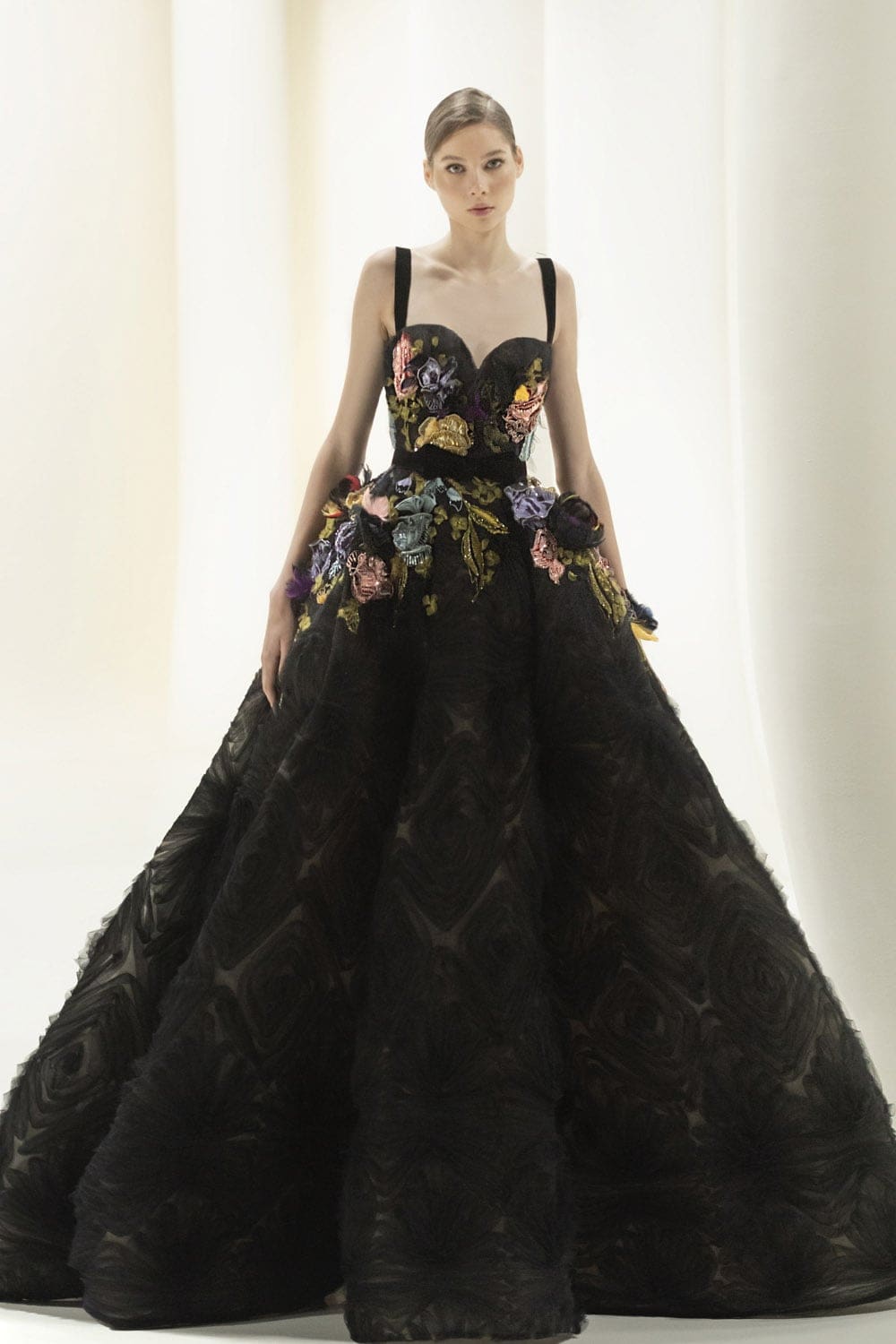 Elie Saab Haute Couture Fall Winter 2021-2022 by RUNWAY MAGAZINE