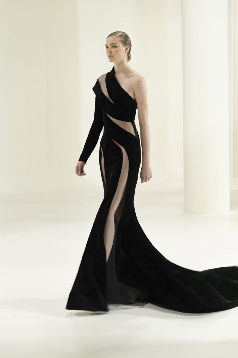 Elie Saab Haute Couture Fall Winter 2021-2022 by RUNWAY MAGAZINE