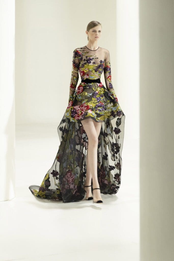 Elie Saab Haute Couture Autunno Inverno 2021-2022 di RUNWAY MAGAZINE