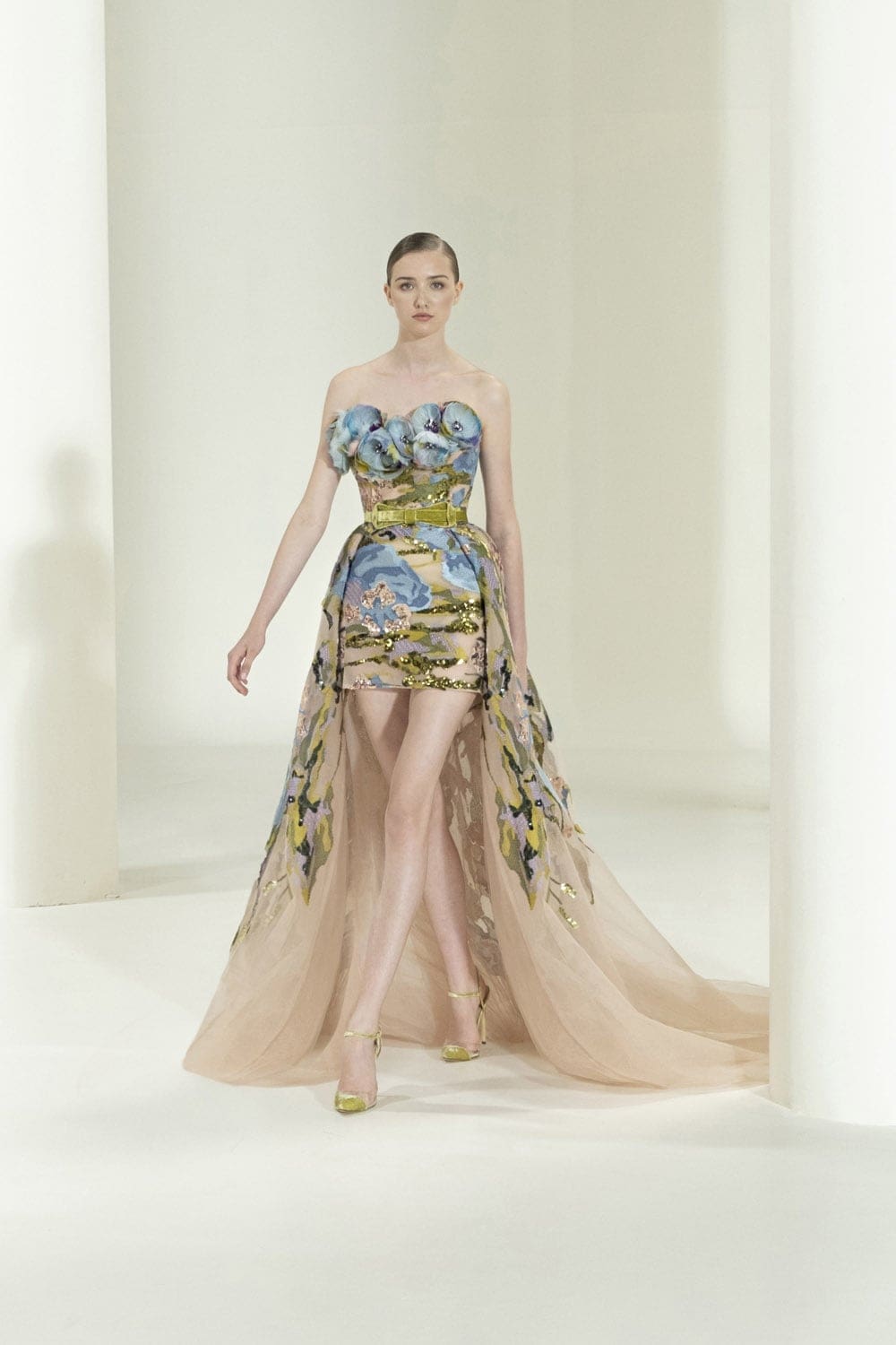 Elie Saab Haute Couture Fall Winter 2021-2022 by RUNWAY MAGAZINE