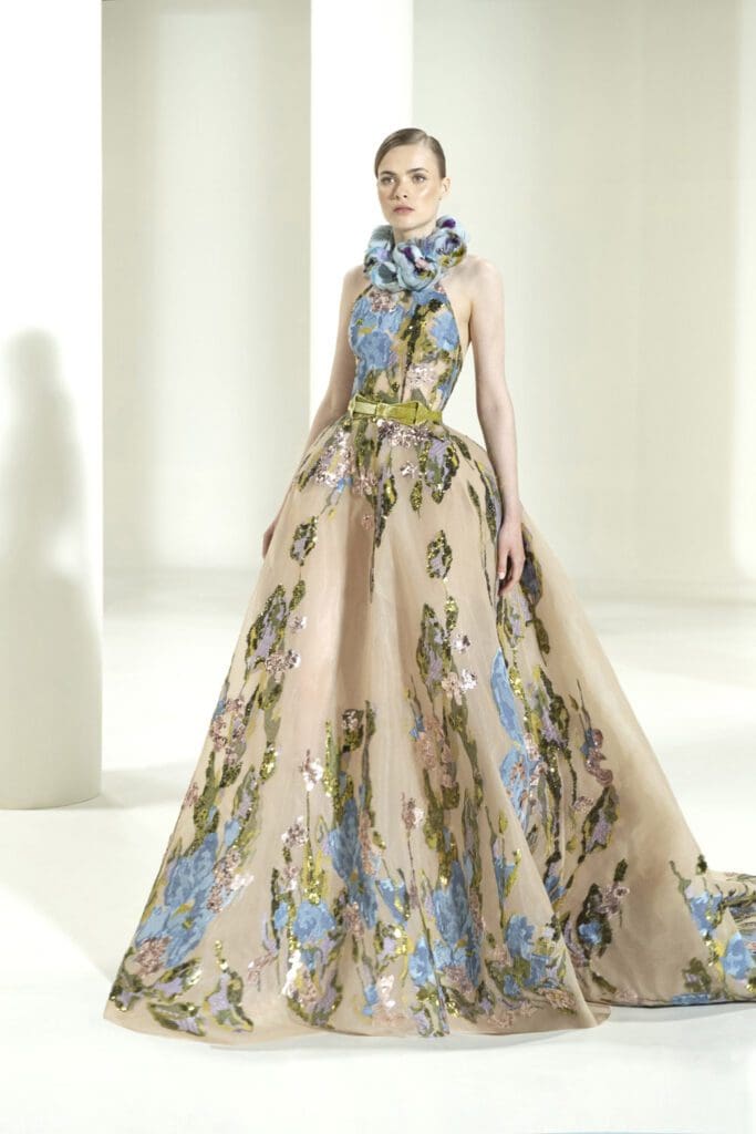 Elie Saab Haute Couture Autunno Inverno 2021-2022 di RUNWAY MAGAZINE