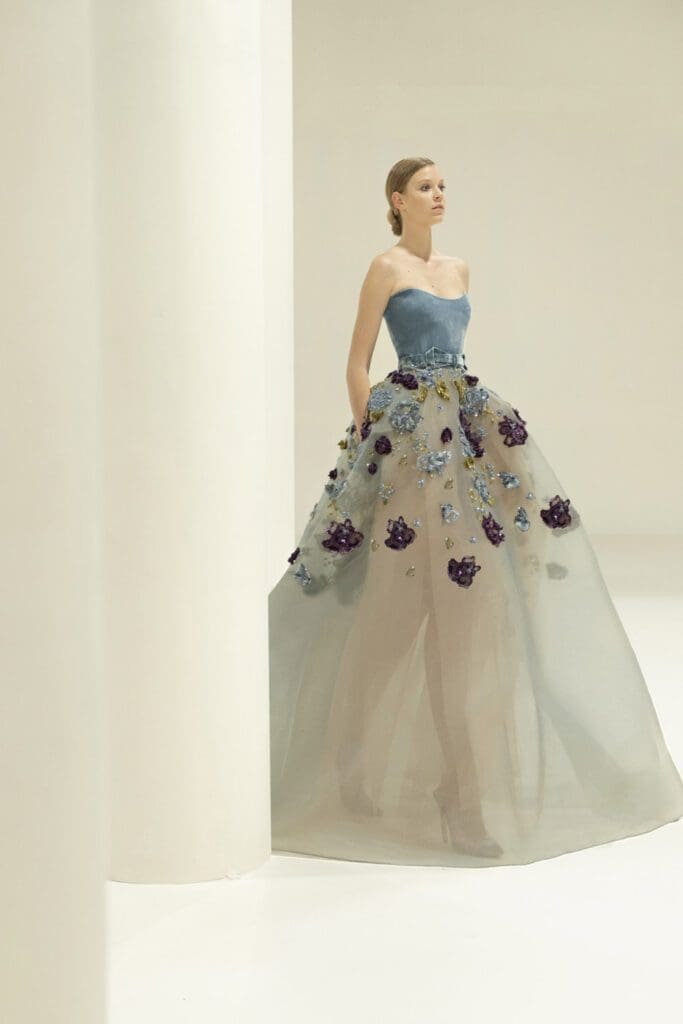 Elie Saab Haute Couture Autunno Inverno 2021-2022 di RUNWAY MAGAZINE