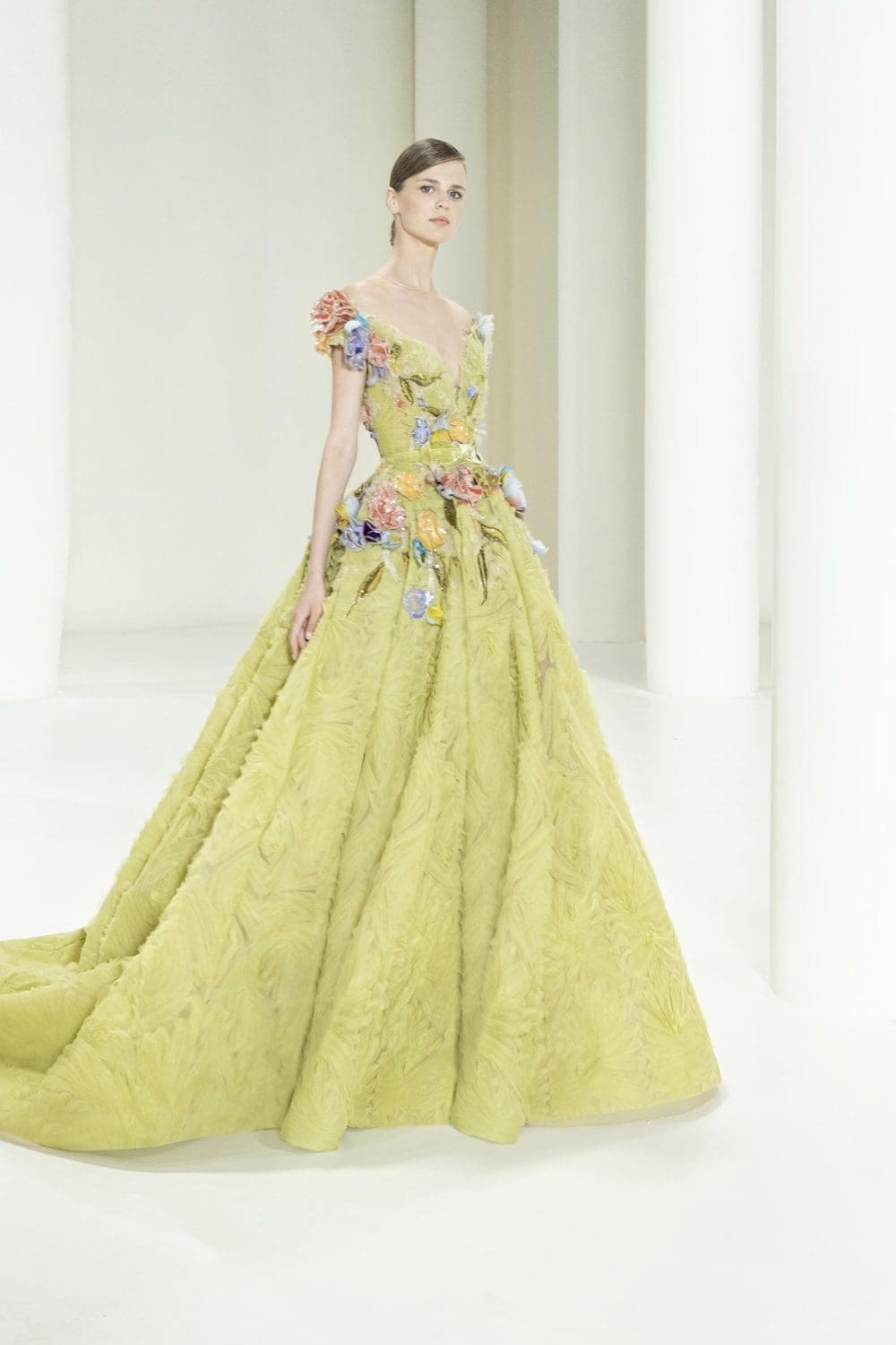 Elie Saab Haute Couture Fall Winter 2021-2022 by RUNWAY MAGAZINE