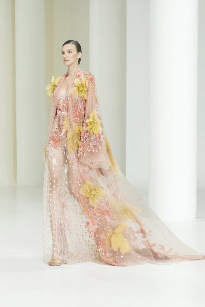 Elie Saab Haute Couture Autunno Inverno 2021-2022 di RUNWAY MAGAZINE