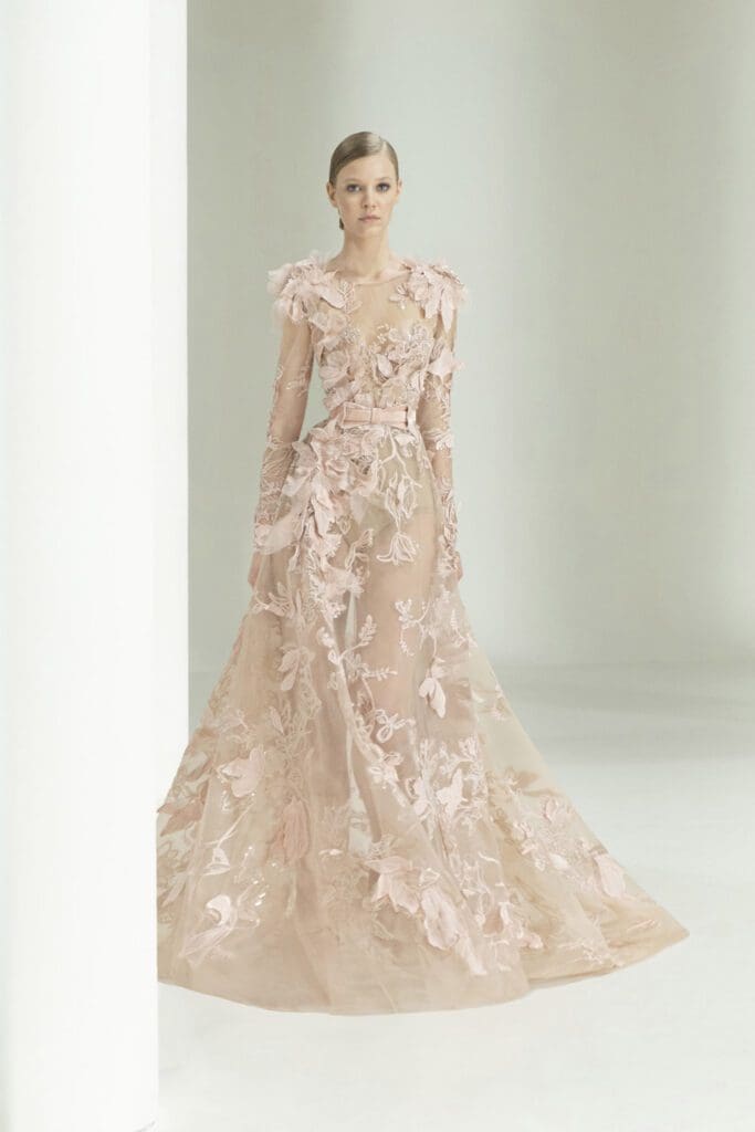 Elie Saab Haute Couture Autunno Inverno 2021-2022 di RUNWAY MAGAZINE