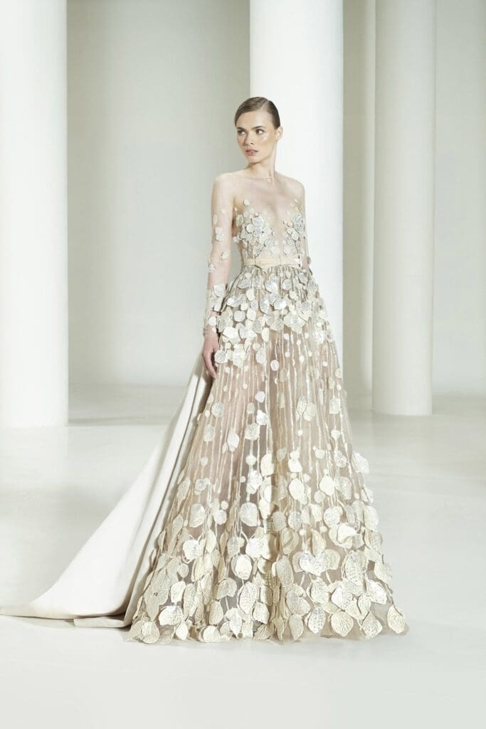 Elie Saab Haute Couture Autunno Inverno 2021-2022 di RUNWAY MAGAZINE