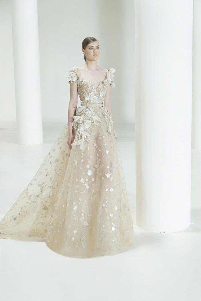 Elie Saab Haute Couture Autunno Inverno 2021-2022 di RUNWAY MAGAZINE