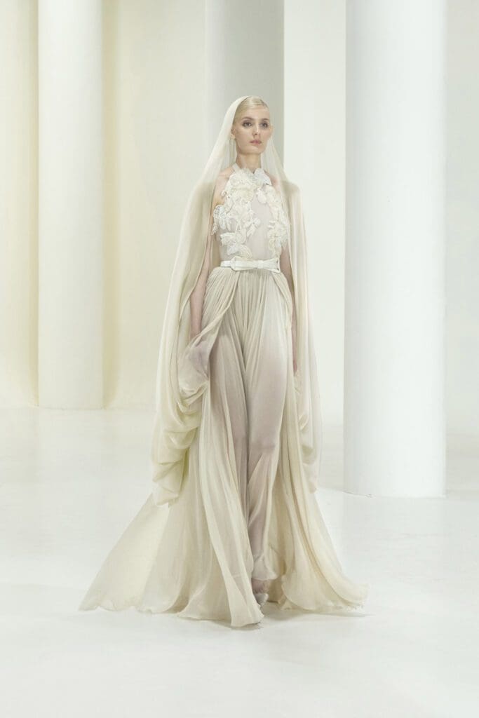 Elie Saab Haute Couture Autunno Inverno 2021-2022 di RUNWAY MAGAZINE