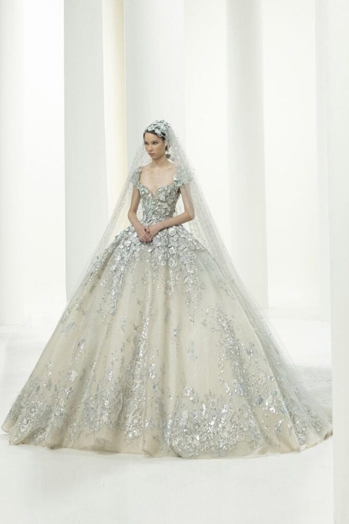 Elie Saab Haute Couture Autunno Inverno 2021-2022 di RUNWAY MAGAZINE