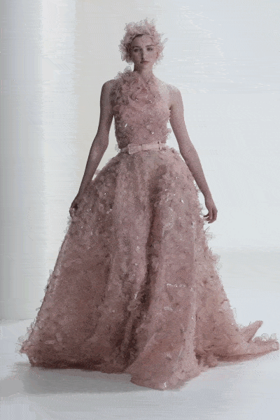 Elie Saab Haute Couture Automne Hiver 2021-2022 par RUNWAY MAGAZINE