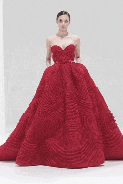 Elie Saab Haute Couture Automne Hiver 2021-2022 par RUNWAY MAGAZINE