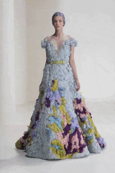 Elie Saab Haute Couture Automne Hiver 2021-2022 par RUNWAY MAGAZINE