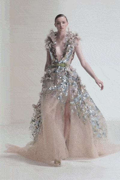 Elie Saab Haute Couture Automne Hiver 2021-2022 par RUNWAY MAGAZINE