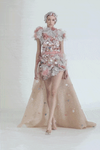 Elie Saab Haute Couture Automne Hiver 2021-2022 par RUNWAY MAGAZINE