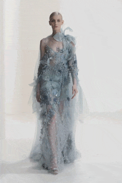 Elie Saab Haute Couture Automne Hiver 2021-2022 par RUNWAY MAGAZINE