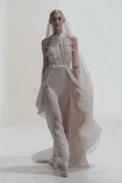 Elie Saab Haute Couture Automne Hiver 2021-2022 par RUNWAY MAGAZINE