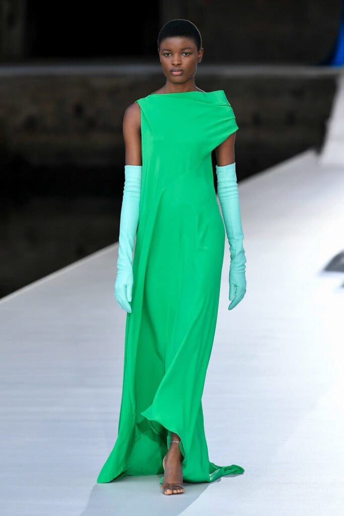 Valentino Couture Fall Winter 2021-2022 by RUNWAY MAGAZINE