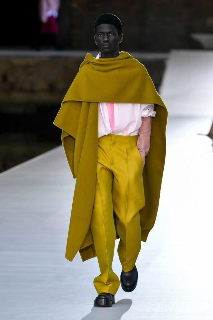 Valentino Couture Fall Winter 2021-2022 by RUNWAY MAGAZINE