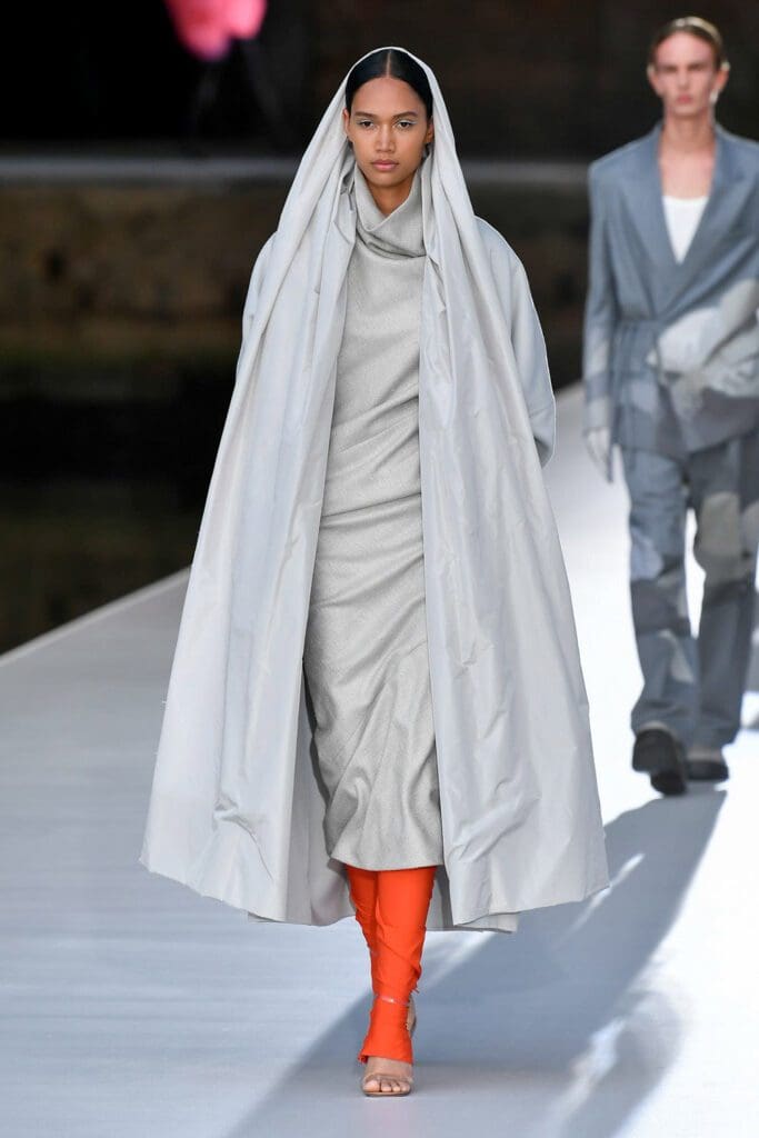Valentino Couture Fall Winter 2021-2022 by RUNWAY MAGAZINE