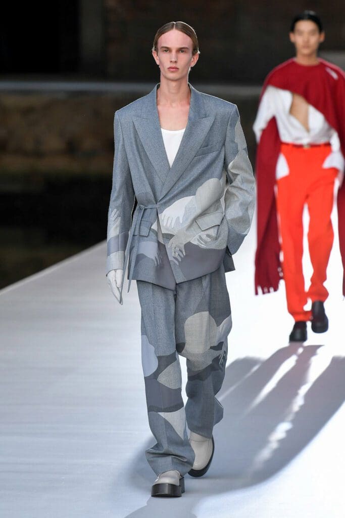 Valentino Couture Fall Winter 2021-2022 by RUNWAY MAGAZINE
