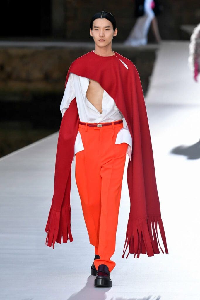 Valentino Couture Fall Winter 2021-2022 by RUNWAY MAGAZINE