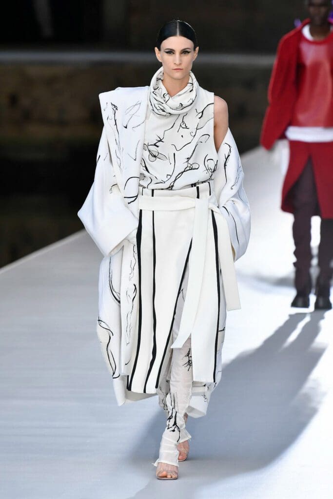 Valentino Couture Fall Winter 2021-2022 by RUNWAY MAGAZINE