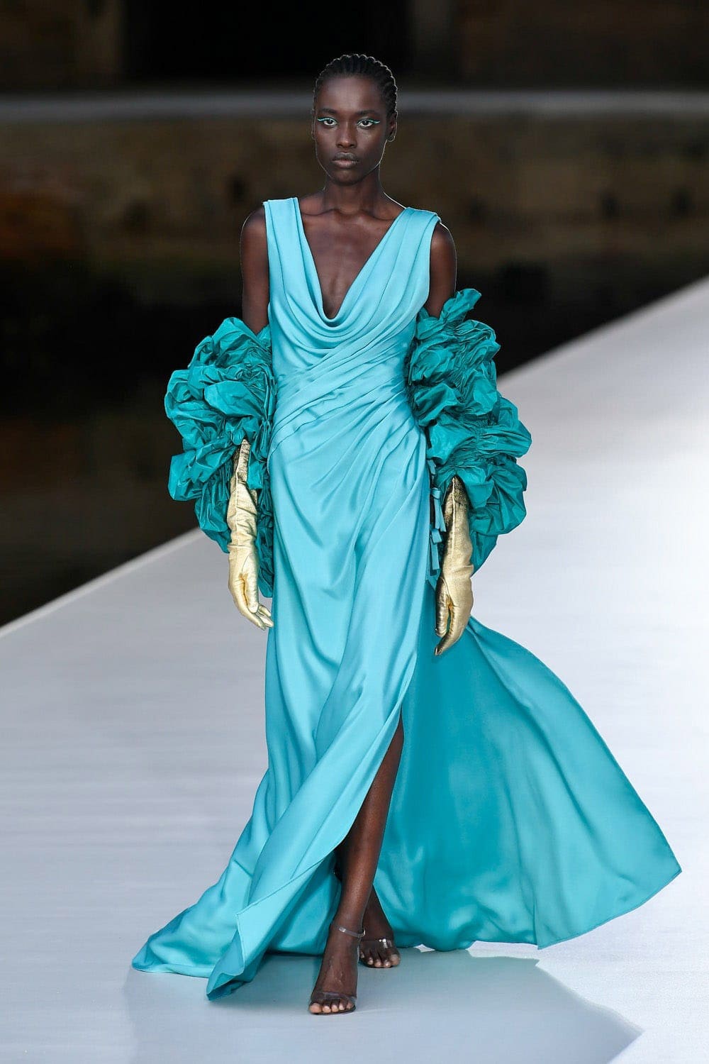 Valentino Couture Herbst Winter 2021-2022 von RUNWAY MAGAZIN