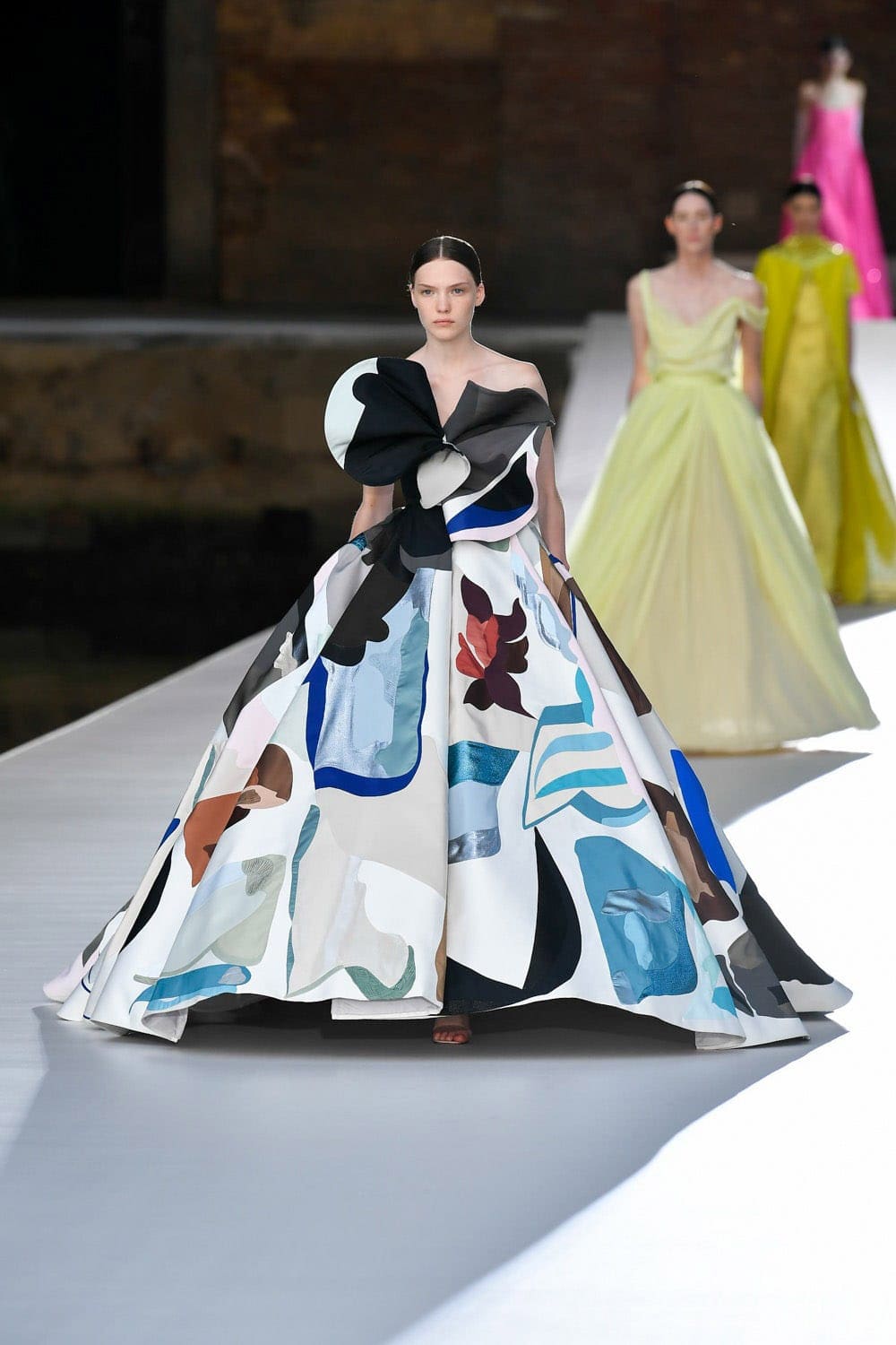 Valentino Couture Herbst Winter 2021-2022 von RUNWAY MAGAZIN