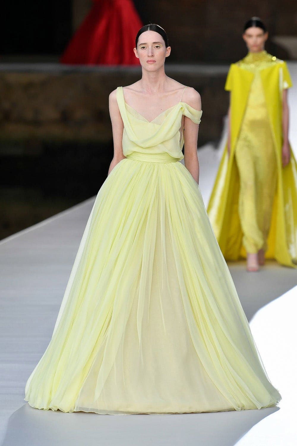 Valentino Couture Herbst Winter 2021-2022 von RUNWAY MAGAZIN
