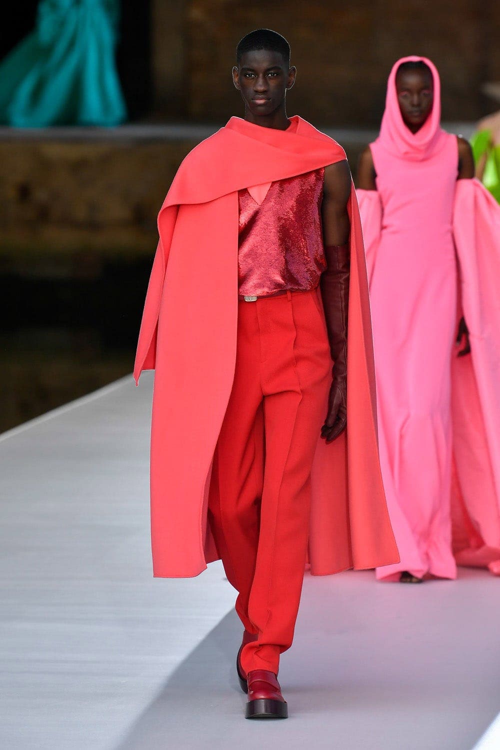 Valentino Couture Herbst Winter 2021-2022 von RUNWAY MAGAZIN