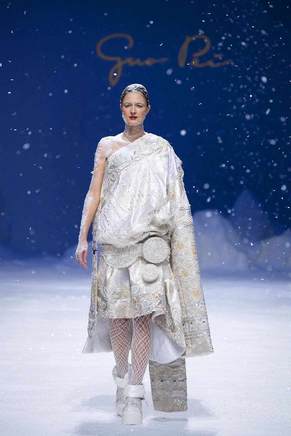 Guo Pei Haute Couture Printemps Été 2020 by RUNWAY MAGAZINE
