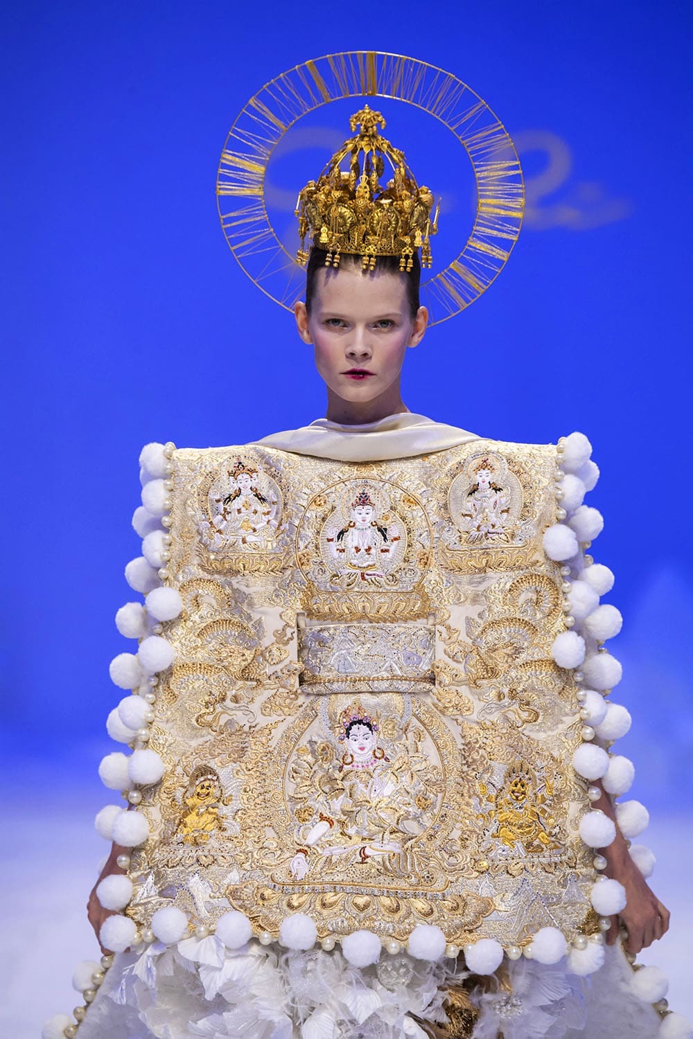 Guo Pei Haute Couture Printemps Été 2020 by RUNWAY MAGAZINE