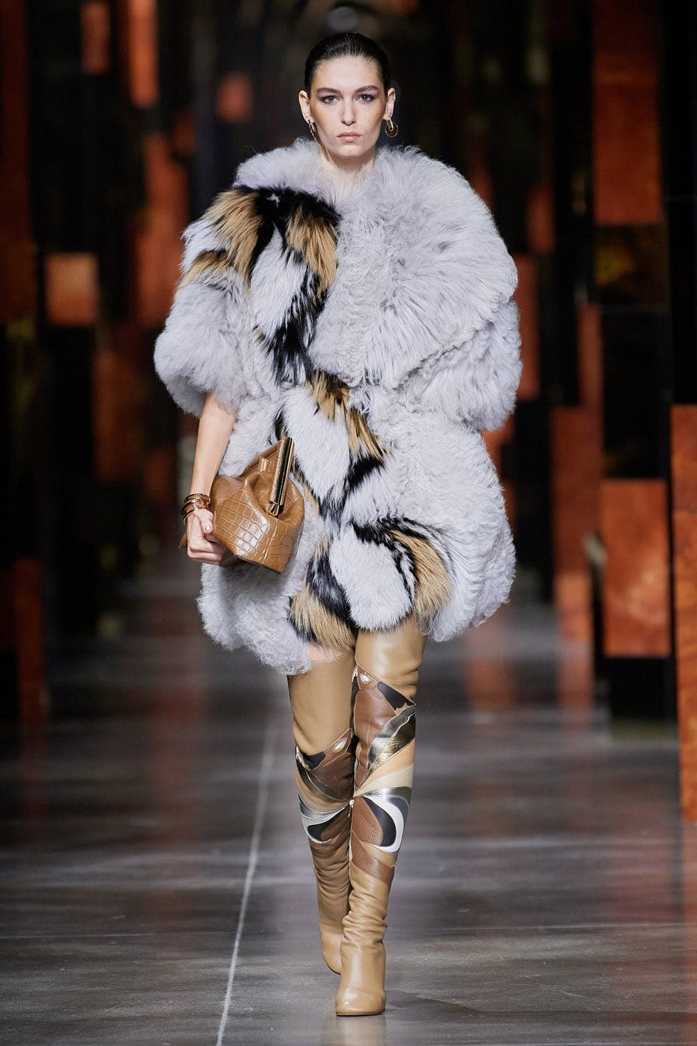 Fendi Printemps Été 2022 Milan par RUNWAY MAGAZINE