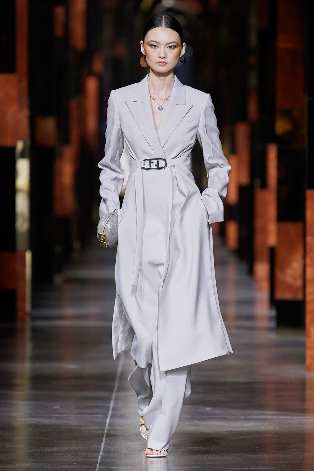 Fendi Printemps Été 2022 Milan par RUNWAY MAGAZINE