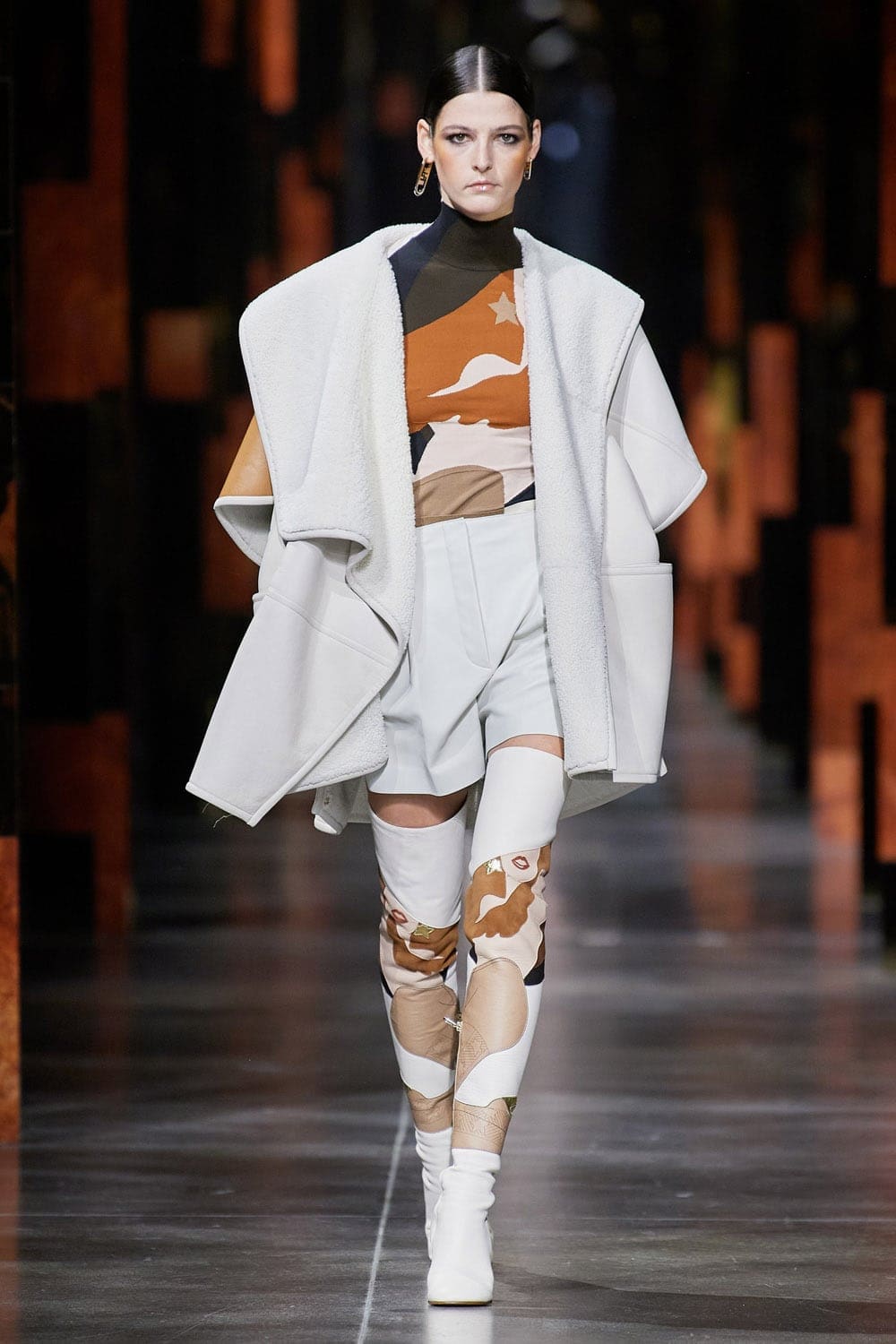 Fendi Printemps Été 2022 Milan par RUNWAY MAGAZINE