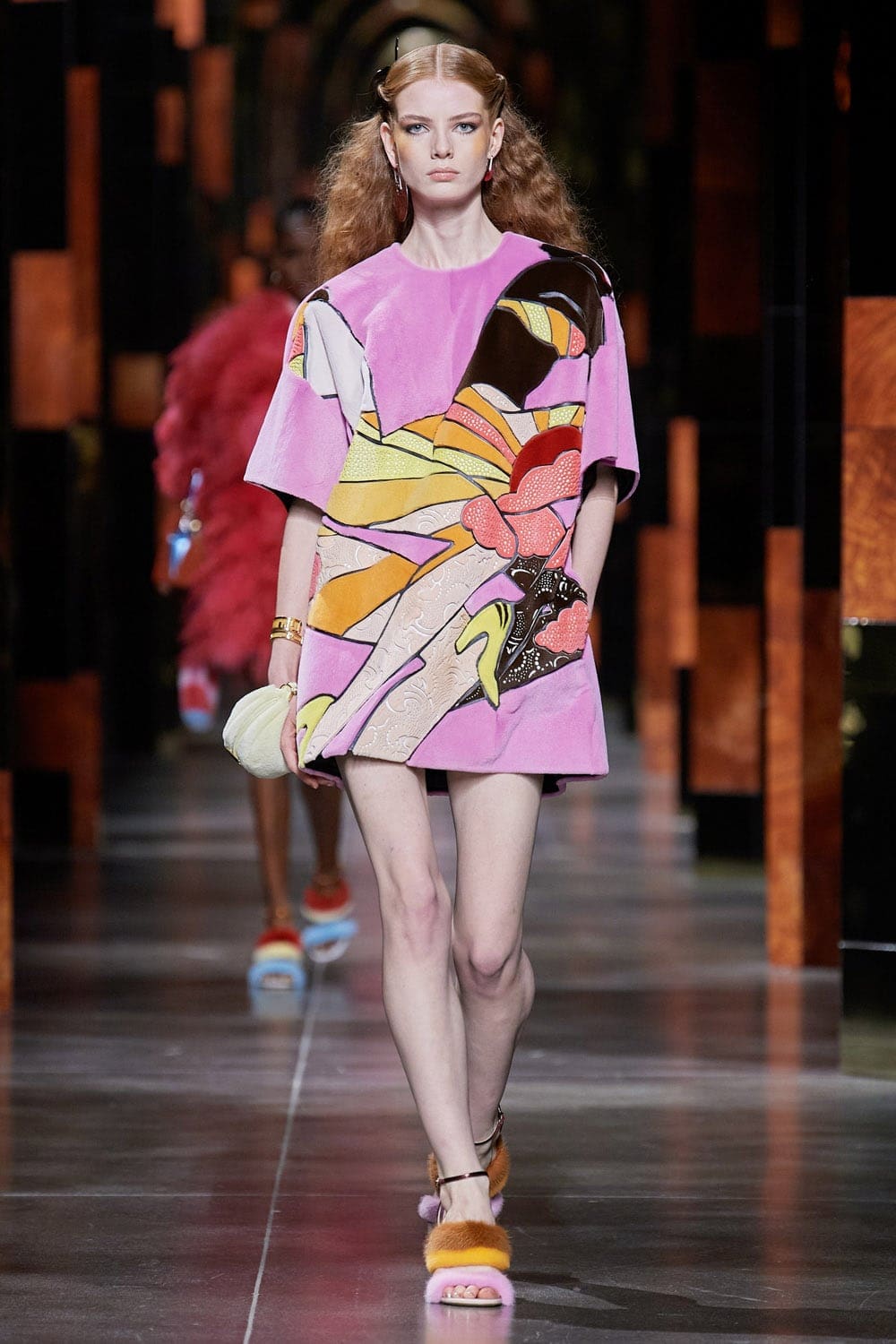 Fendi Printemps Été 2022 Milan par RUNWAY MAGAZINE