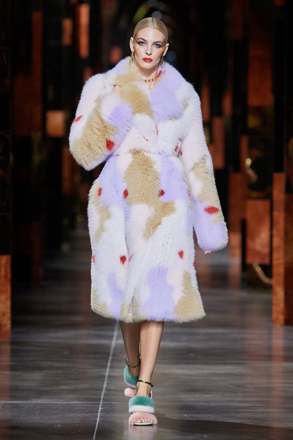 Fendi Printemps Été 2022 Milan par RUNWAY MAGAZINE