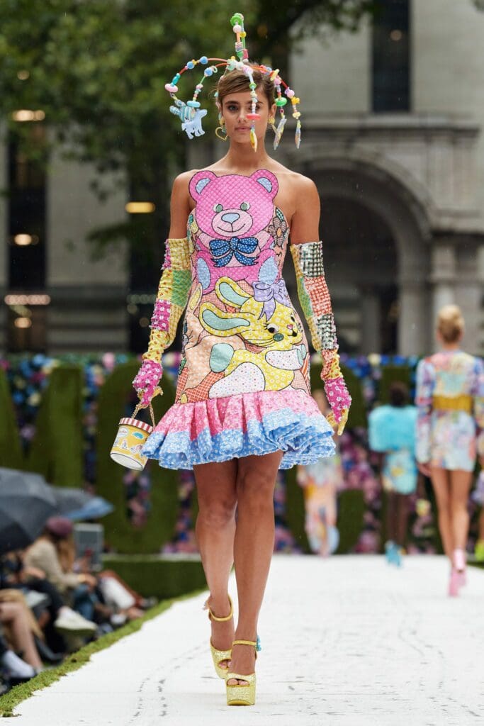 Moschino Spring Summer 2022 by RUNWAY MAGAZINE