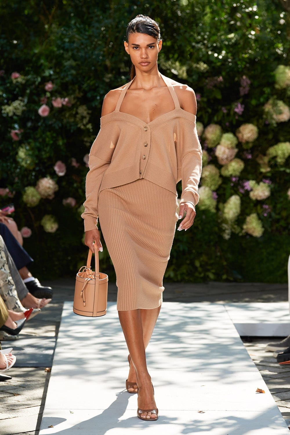 Michael Kors Primavera Estate 2022 New York di RUNWAY MAGAZINE