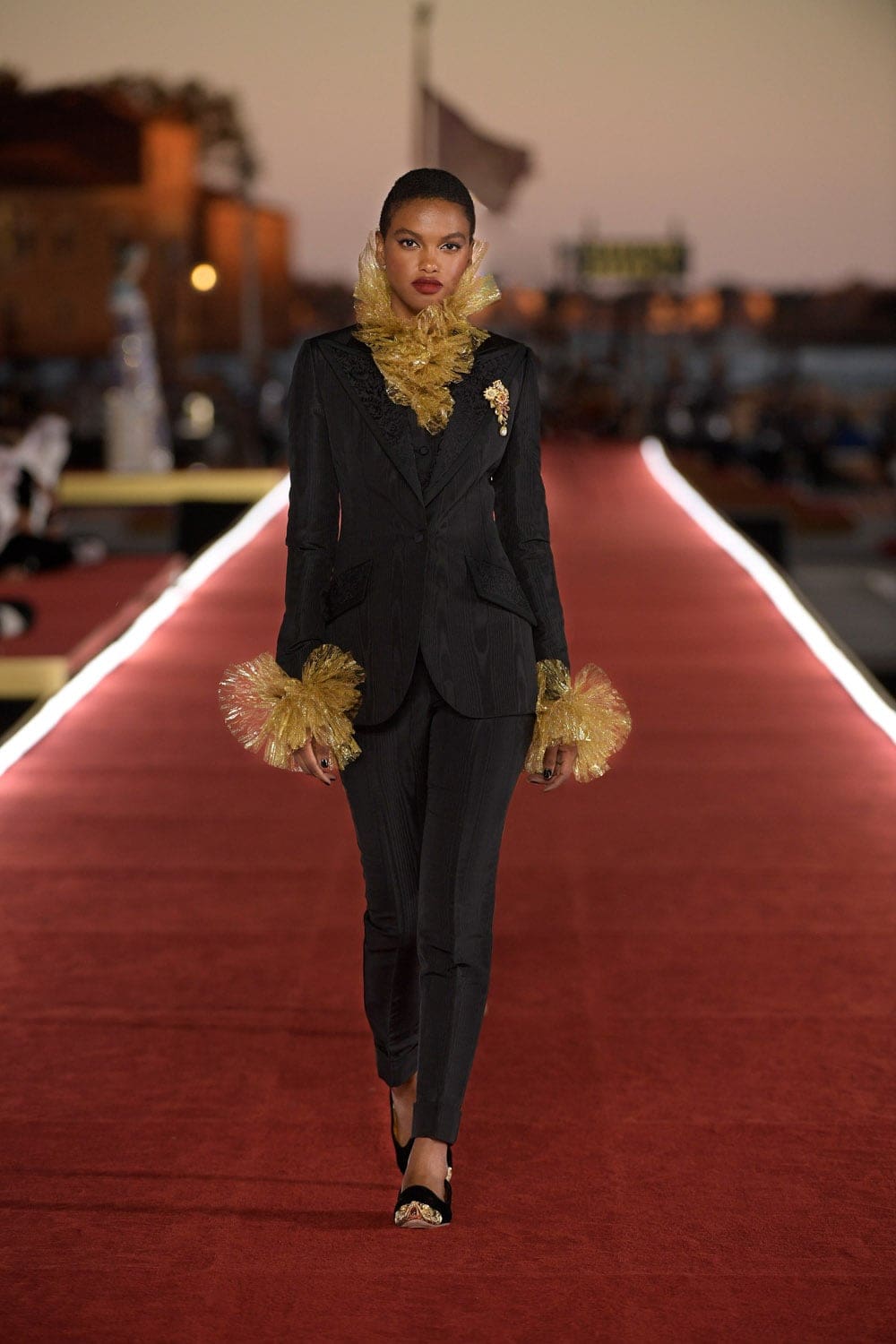 Dolce Gabbana Alta Moda Venezia 2021 - Dolce Gabbana Couture осень-зима 2021-2022 от RUNWAY ЖУРНАЛ