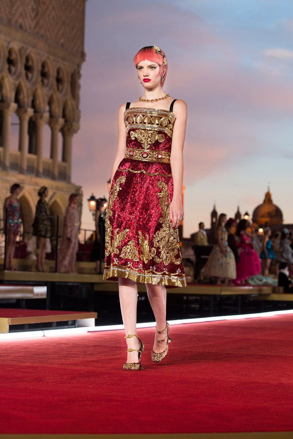 Dolce Gabbana Alta Moda Venezia 2021 - Dolce Gabbana Couture осень-зима 2021-2022 от RUNWAY ЖУРНАЛ