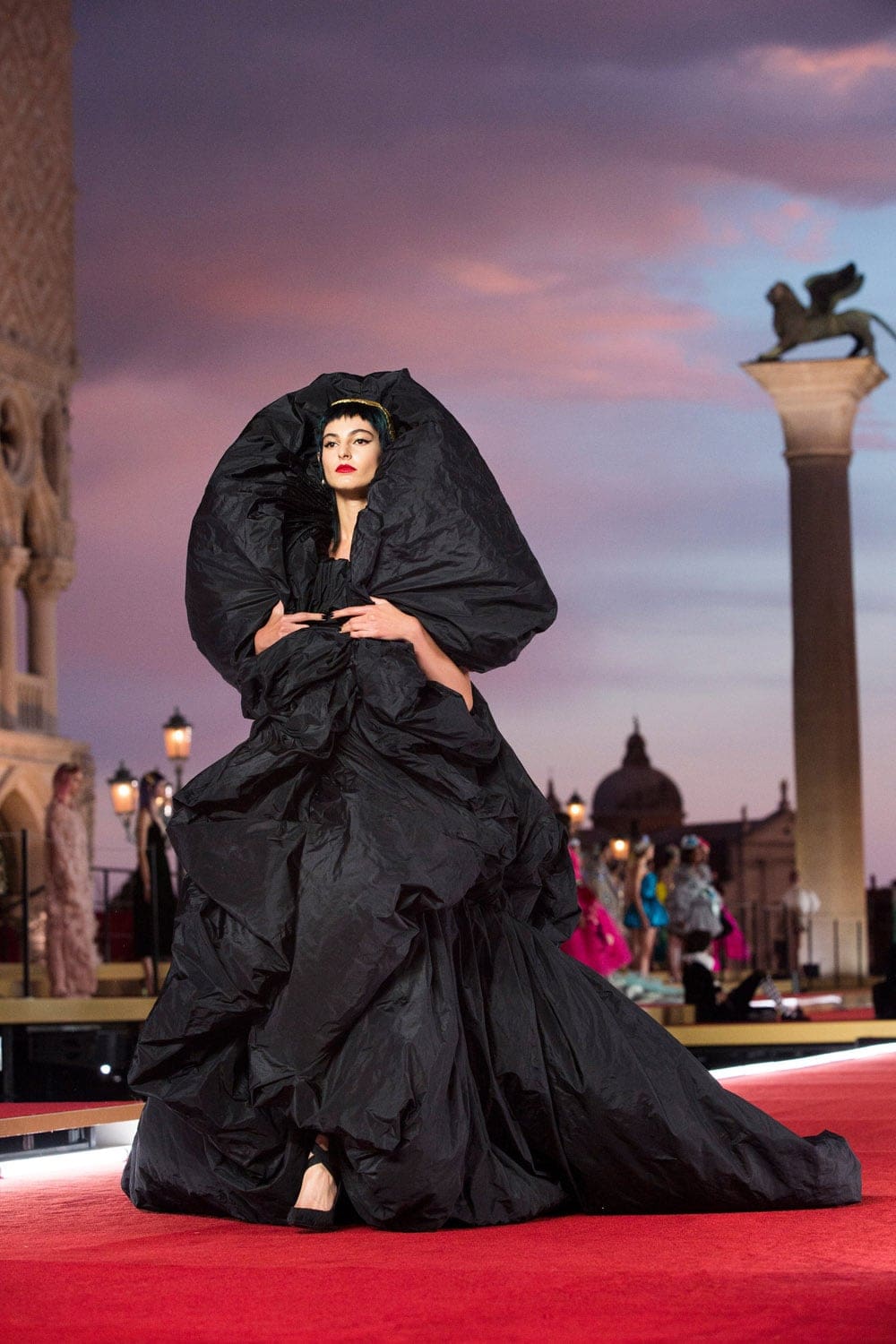 Dolce Gabbana Alta Moda Venezia 2021 - Dolce Gabbana Couture Otoño Invierno 2021-2022 por RUNWAY REVISTA
