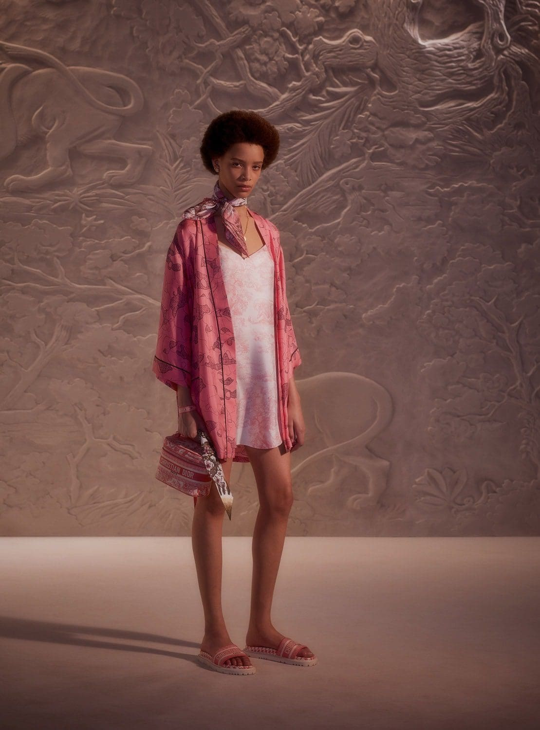 Dior Chez Moi Capsule Croisière 2022 par RUNWAY MAGAZINE